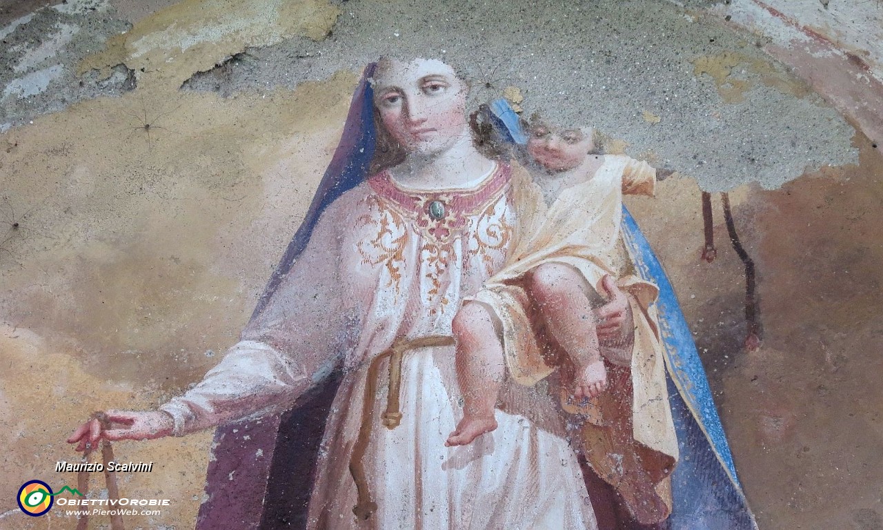 66 La Madonna, affresco di una mano ispirata....JPG